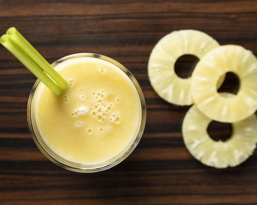 SHAKEREZEPT des Monats Februar ist der Ananas-Mango-Shake!