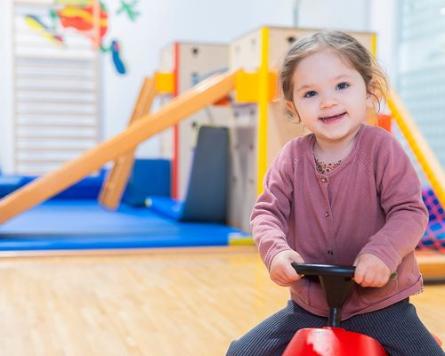 JOBS: Wir suchen eine:n Springer:in für die betreute Spielgruppe