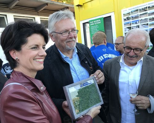 Eröffnung des neuen Kunstrasenplatz im Sportpark Schmiden