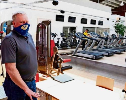 Rolf Budelmann im menschenleeren Freizeit-Sportclub Activity