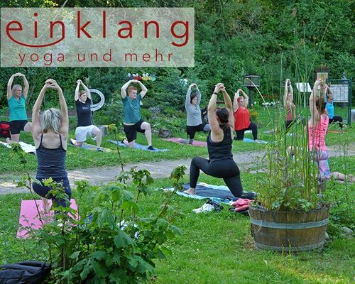 Rückblick: EINKLANG Workshop "Kräuter-Yoga mit Vesper"