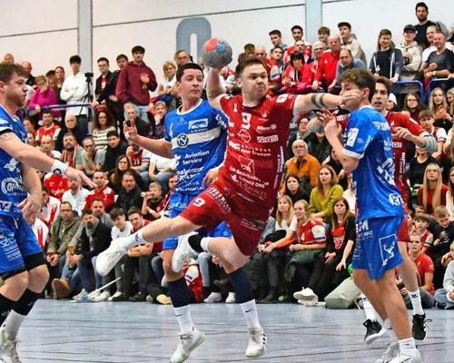 Im Lokalderby – spezielles Trikot, gewöhnliches Ergebnis