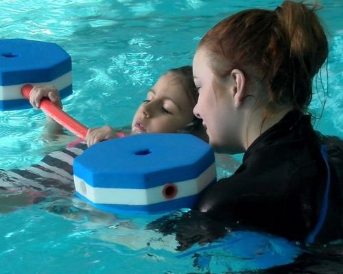 GESUCHT: Trainer:in für den Aqua-Kursbereich und Kinderkurse (w/m/d)