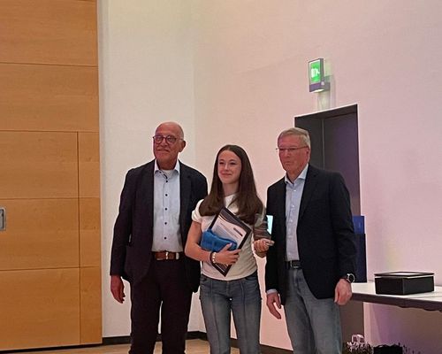 Rebecca Schoell für außergewöhnliches Engagement ausgezeichnet